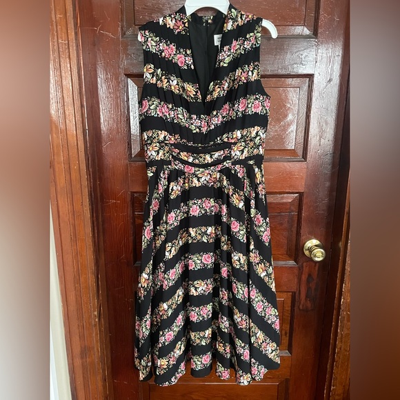 Striped Floral Unique Vintage 50s Swing Dress - Picture 2 of 8